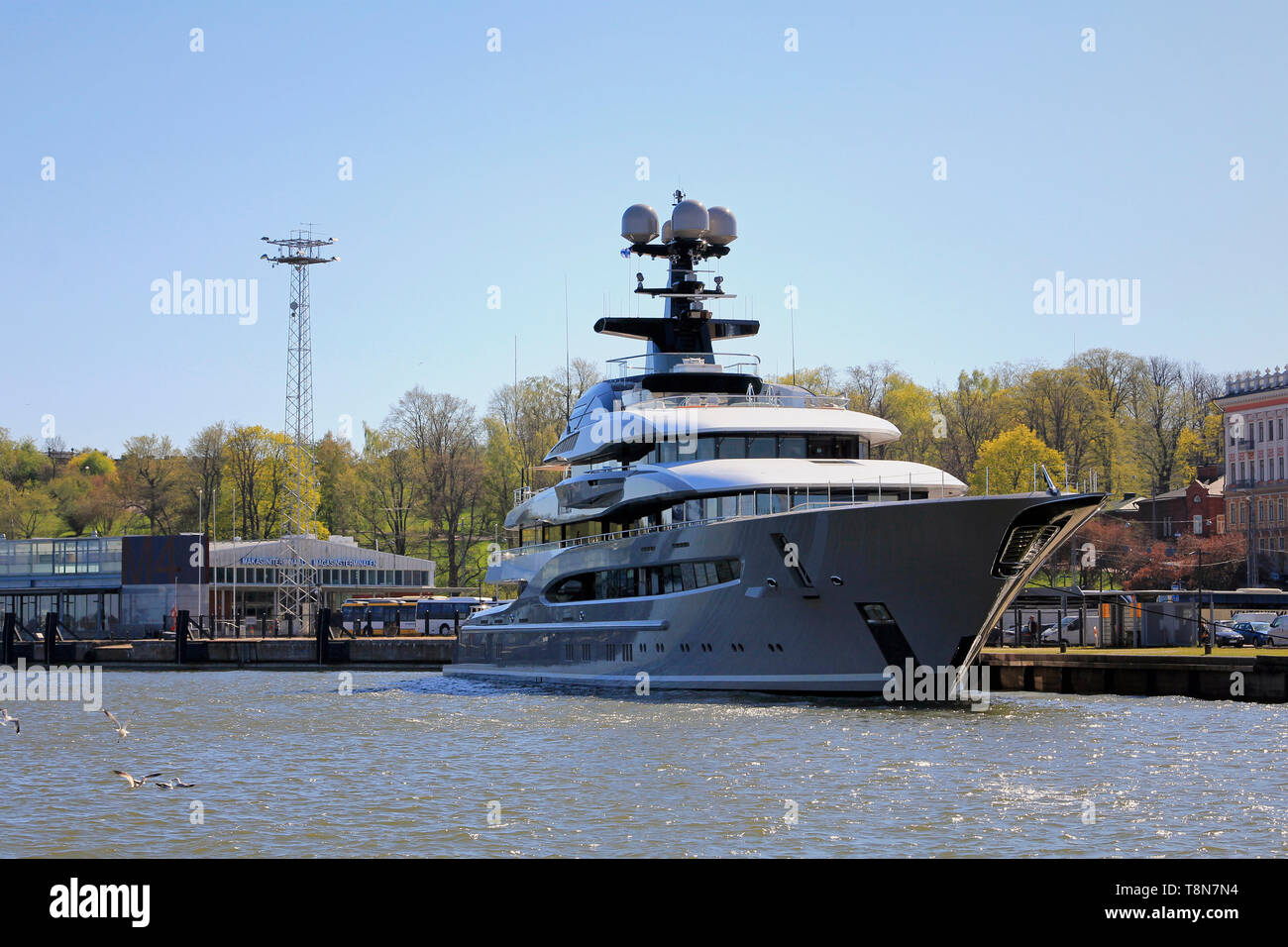 Helsinki, Finnland. 14. Mai 2019. Superyacht Kismet angedockt an South Harbor in EtelÃ¤ Ranta, Helsinki, Finnland. Die superyacht bauen durch Lurssen im Jahr 2014 wird angeblich durch Pakistani-American Milliardär Shahid Khan gehört. Khan ist der Eigentümer der National Football League (NFL) Team Jacksonville Jaguars und Fulham F.C. Credit: Taina Sohlman/agefotostock Stockfoto