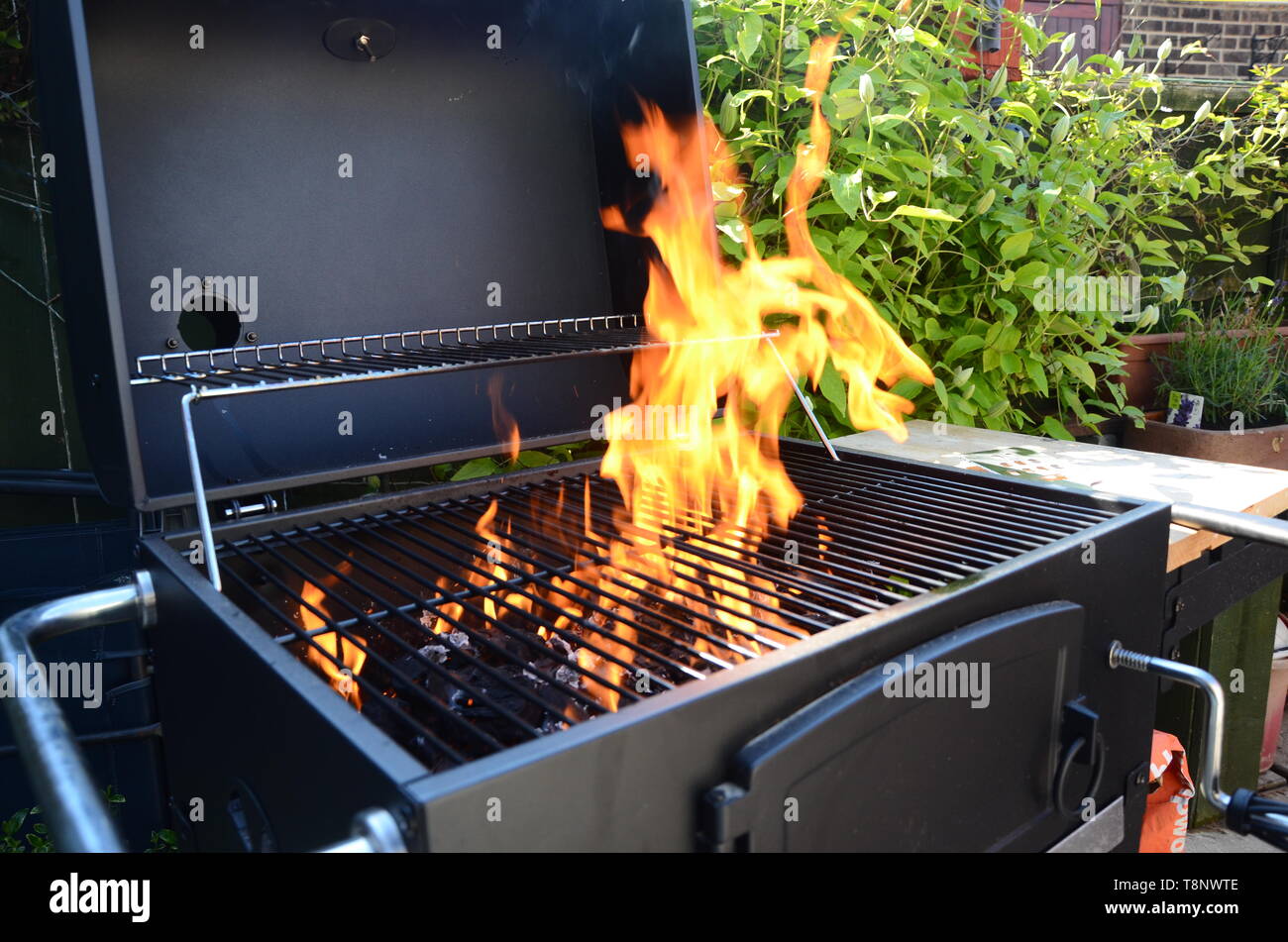 Garten Grill, Outdoor Living Stockfoto