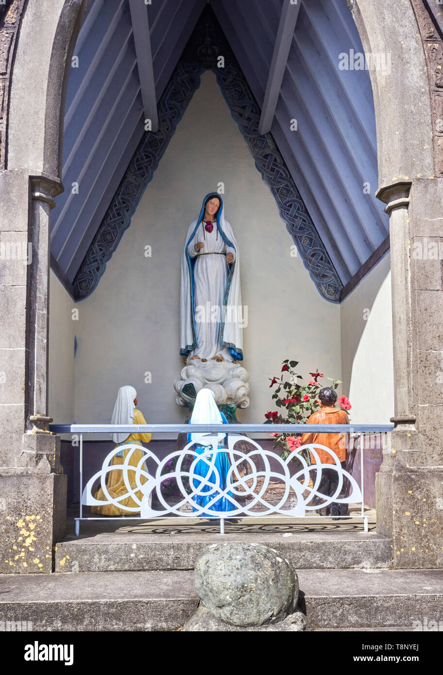 Heiligtum außerhalb St Mary's Catholic Church in Green Street, Dingle, County Kerry, Irland Stockfoto