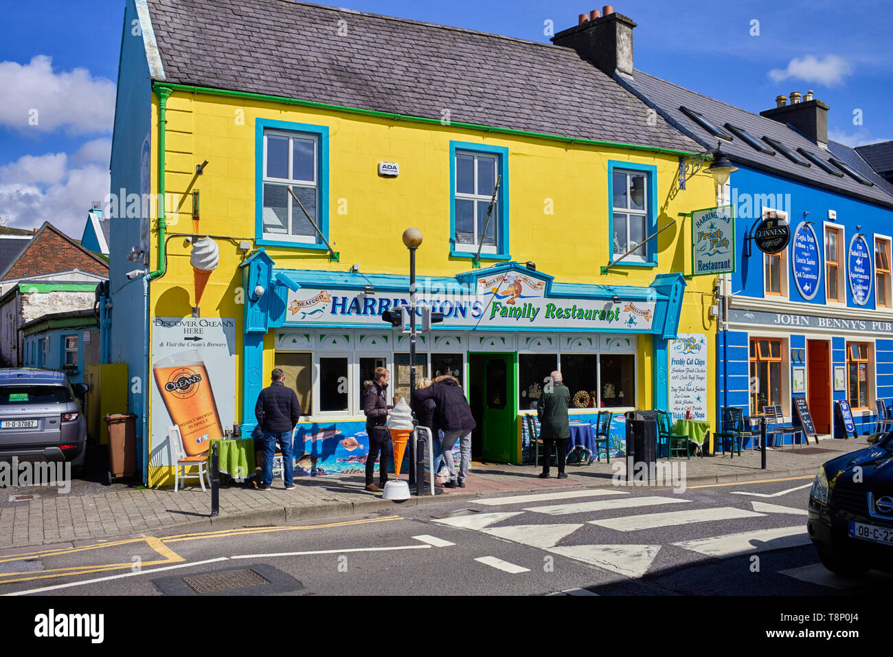 Harrington's Familie Fisch und Chips Restaurant am Kai in Dingle, Irland Stockfoto