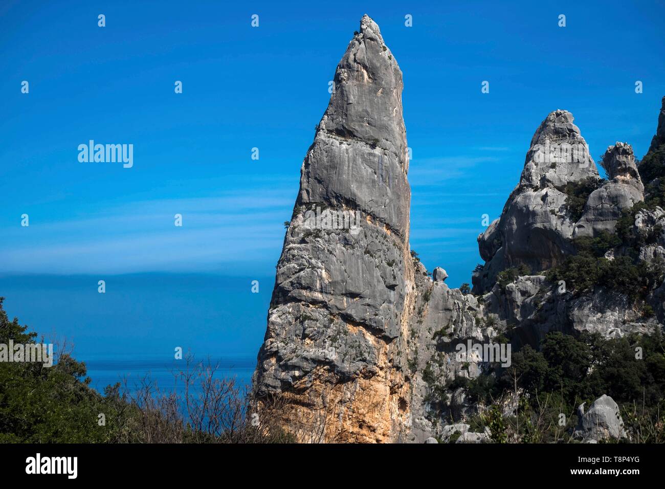 Italien, Sardinien, Baunei, Orosei Golf, trek Richtung Cala Goloridze, Goloridze Monolith Stockfoto