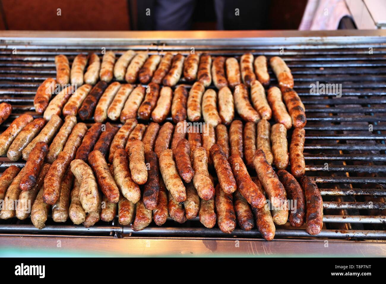 Deutsche Küche - gegrillte Fränkische Wurst (Bratwurst) in Nürnberg  Stockfotografie - Alamy