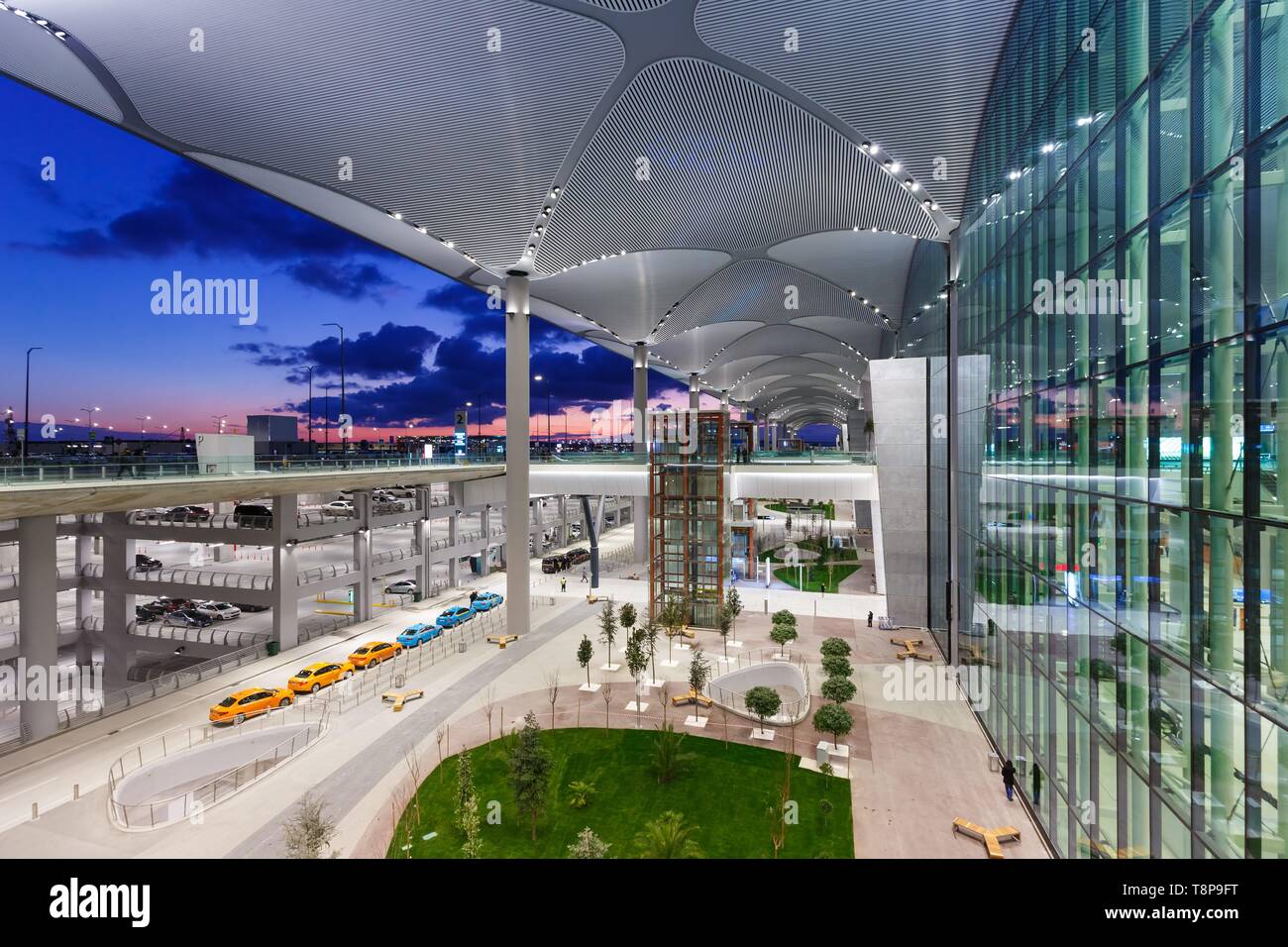 Istanbul, Türkei - 14. Februar 2019: Terminal von Istanbul neue Flughafen (ISL/IST) in der Türkei. | Verwendung weltweit Stockfoto