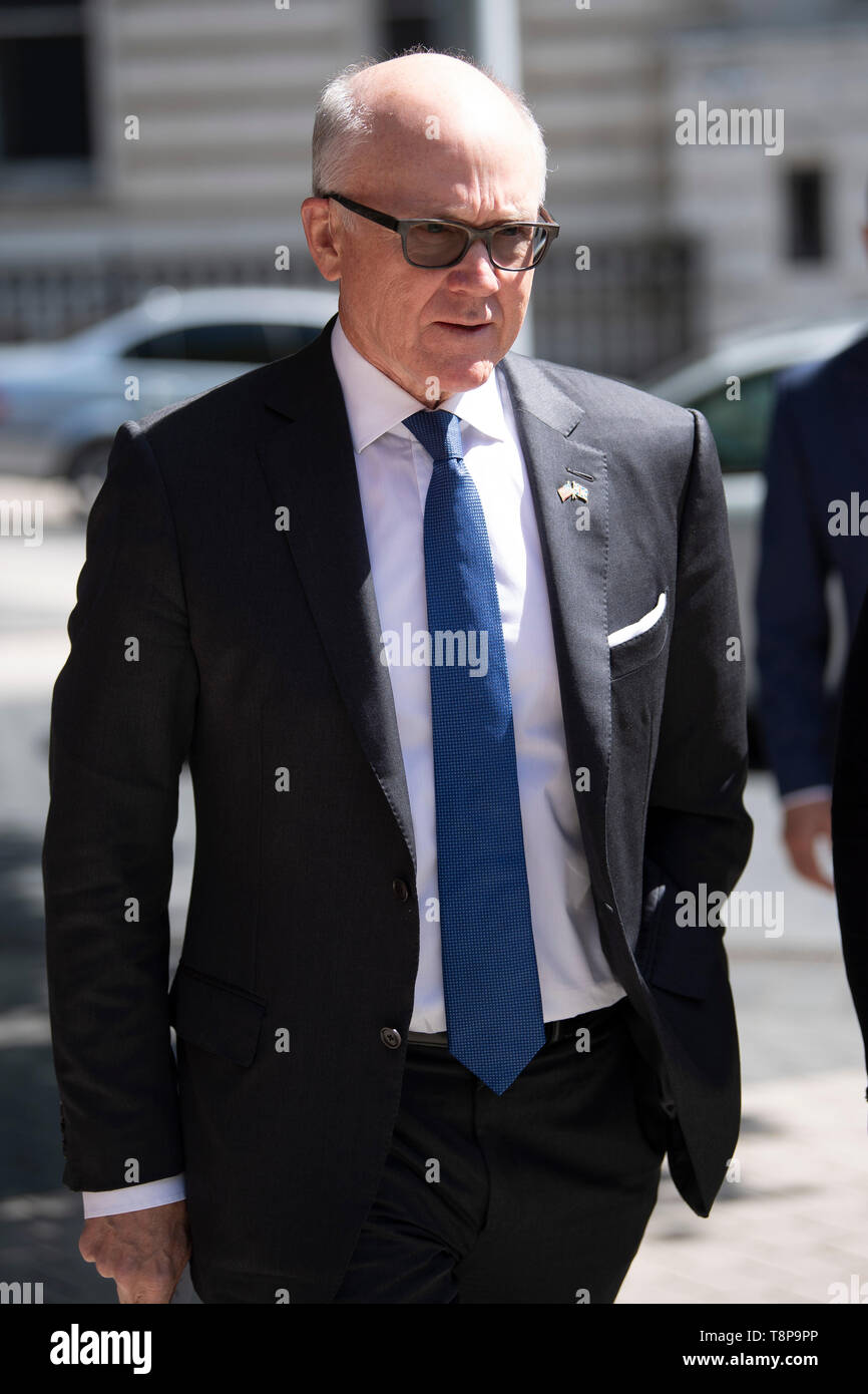 Der US-Botschafter in Großbritannien Woody Johnson besucht einen United für die Tierwelt Joint Task Force Sitzung an der Royal Geographical Society in London. Stockfoto