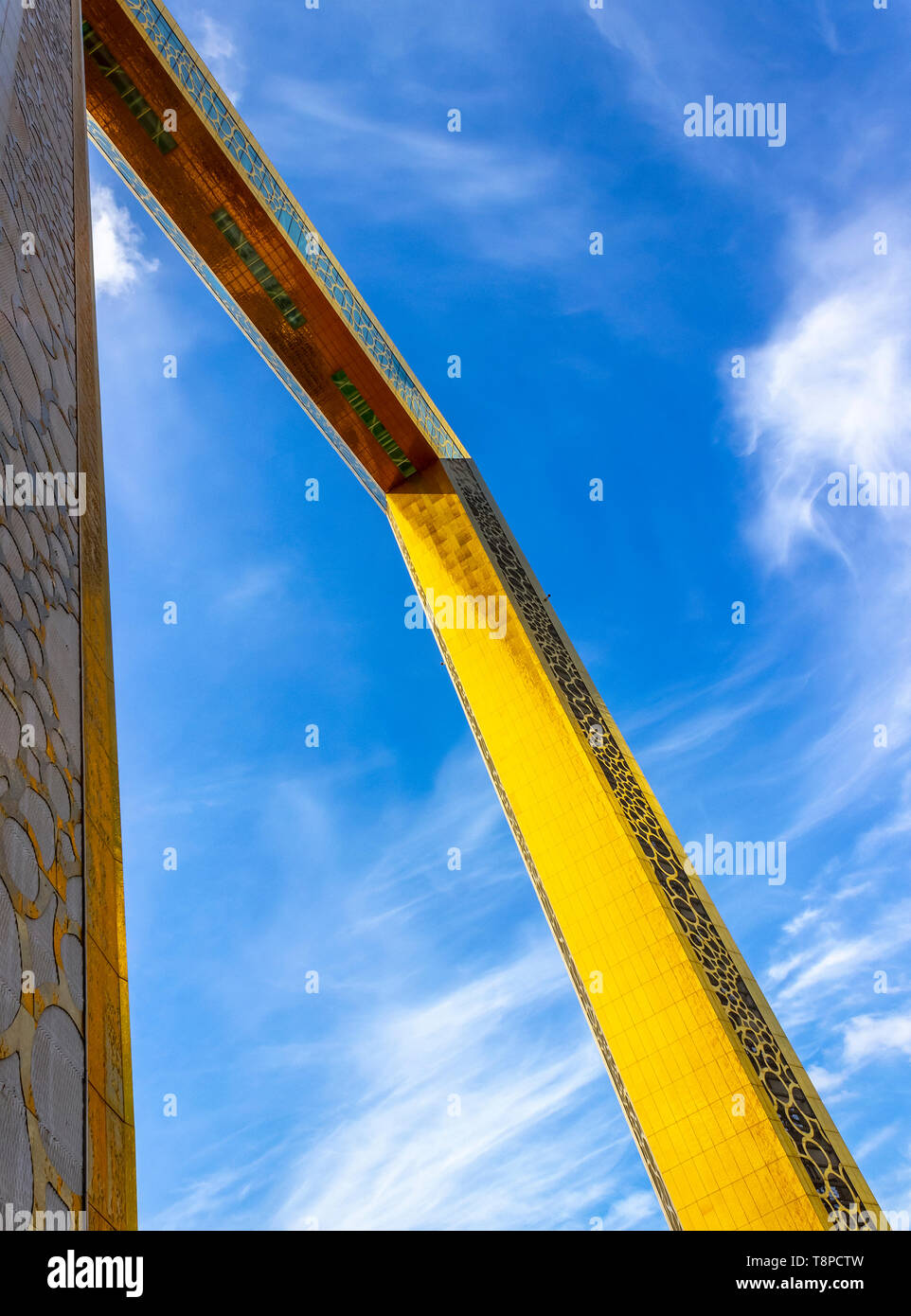 Dubai, VAE - November 28, 2018: Der berühmte Dubai Frame ist in der Zabeel Park entfernt. Es ist ein Museum der Geschichte und architektonischen Wahrzeichen. Stockfoto