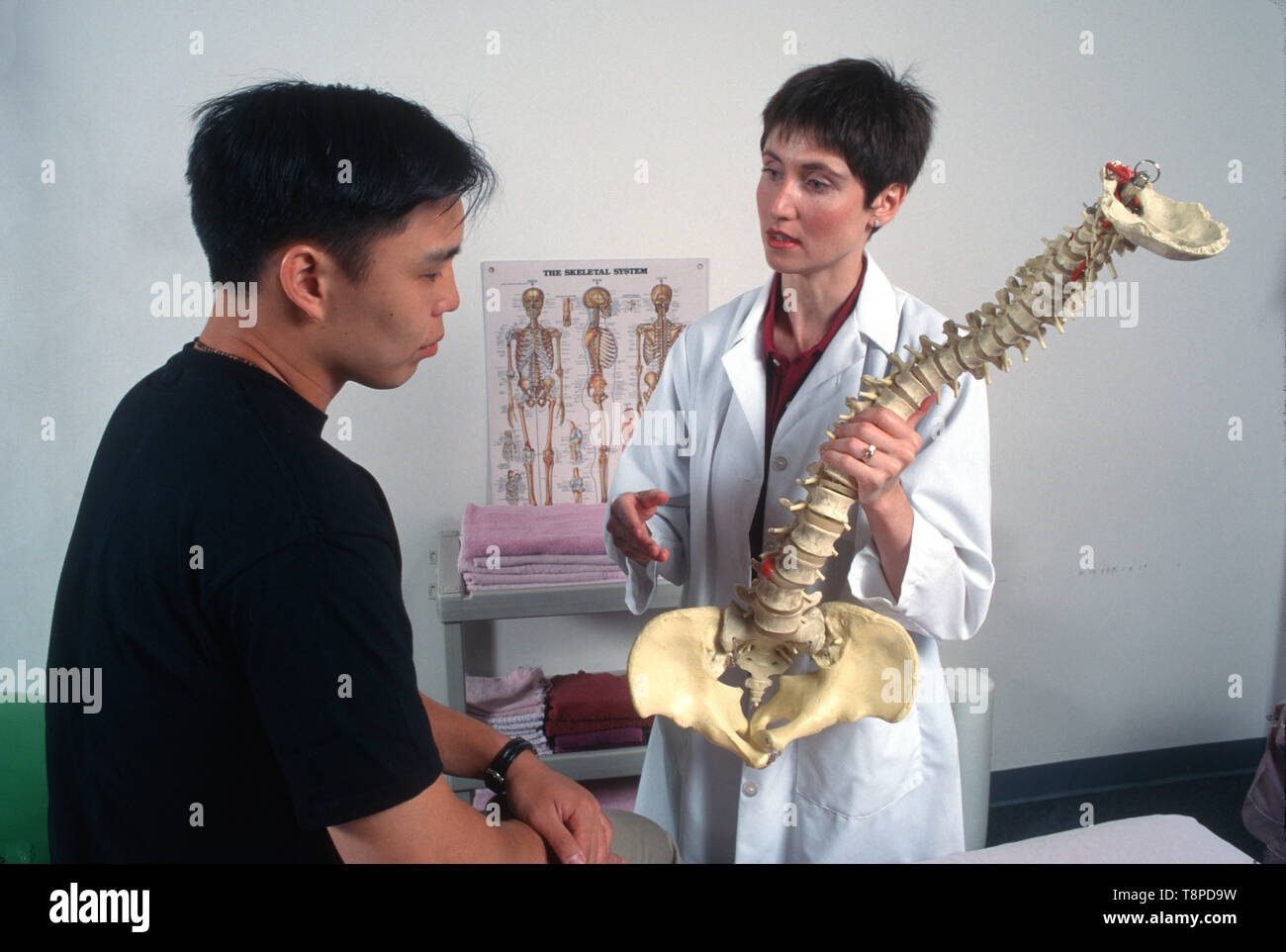 Physikalische Therapie Klinik, die verschiedenen Arten der Therapie je nach Probleme des Klienten, Manhattan, New York City verwendet. Stockfoto