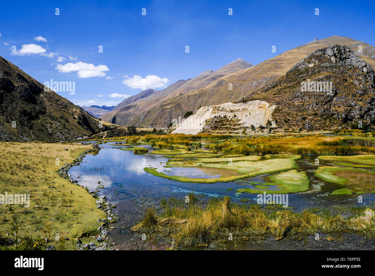 Panorama der Canete Fluss in Vilca Dorf, noch Yauyos-Cochas Landschaft finden, Peru, Südamerika Stockfoto