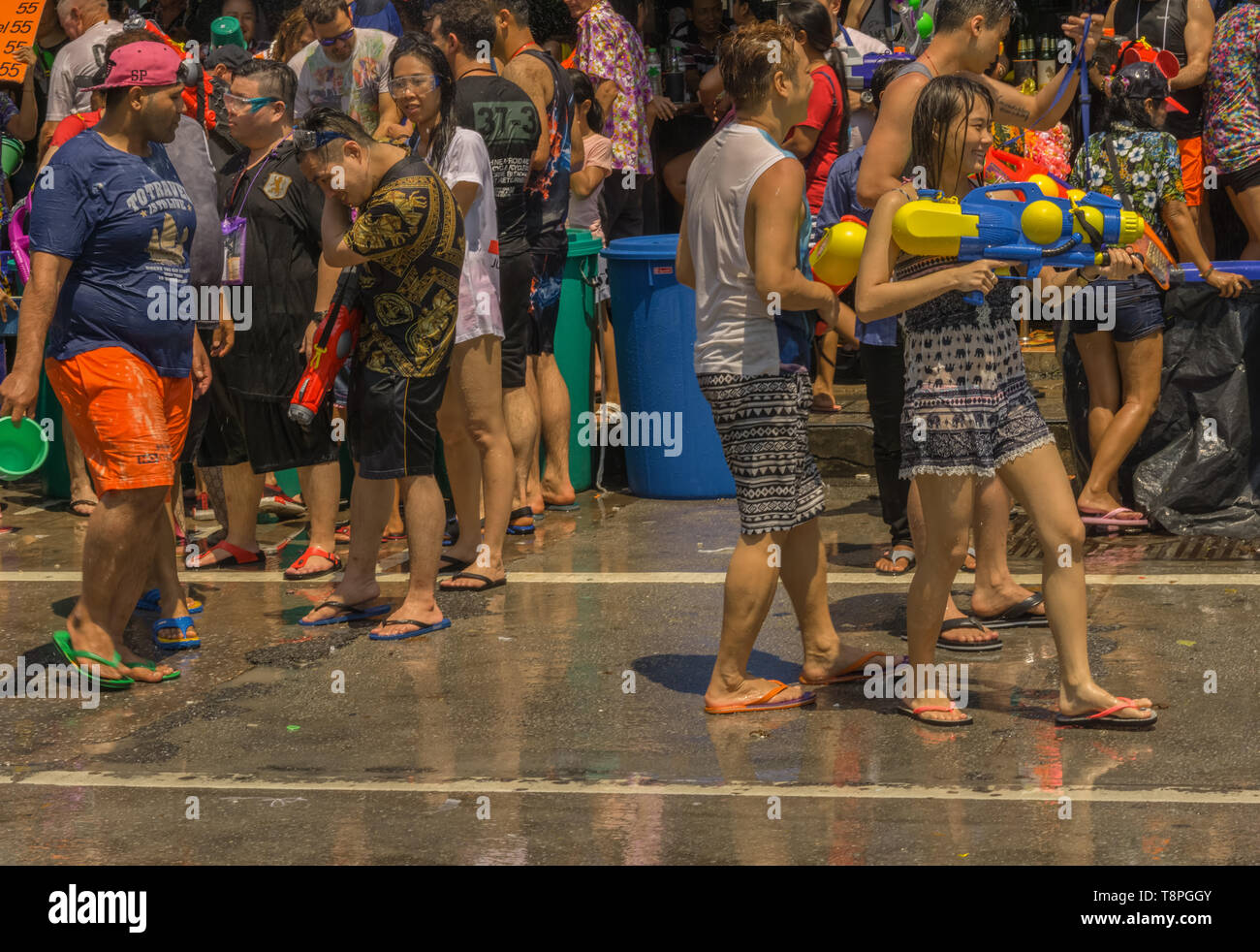 PATTAYA, THAILAND - APRIL 13,2019: beachroad Thais und Touristen aus verschiedenen Ländern feierten Songkran zusammen. Songkran ist der Neue Ihr Stockfoto