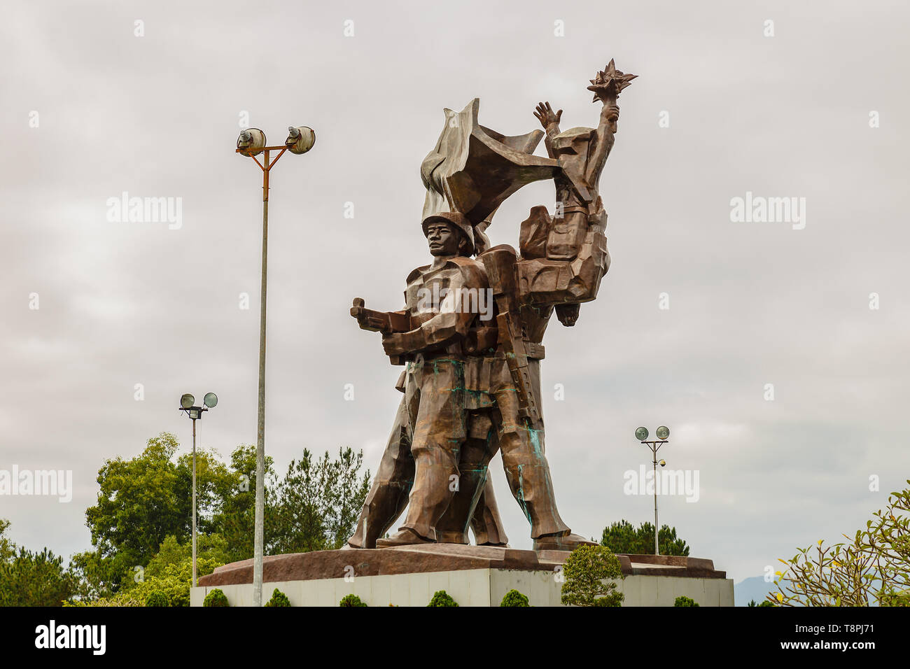 Dien Bien Phu, Vietnam - November 24, 2018: Die Schlacht von Dien Bien Phu Sieg Statue in D1-Hill. berühmten historischen Ort der Schlacht von Dien Bien P Stockfoto