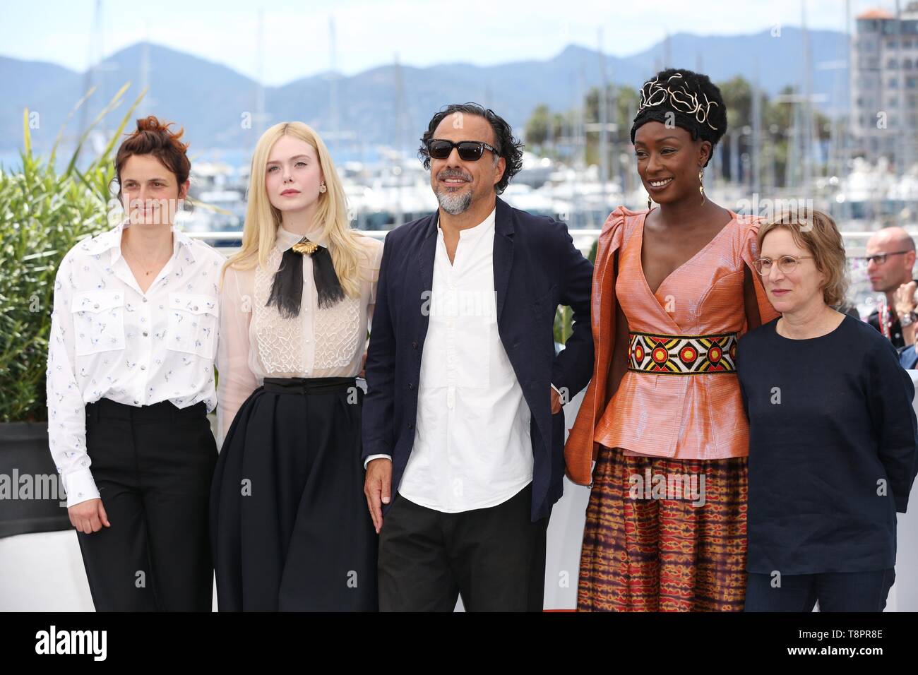 Cannes, Frankreich. 14 Mai, 2019. Mitglieder der Spielfilme Jury stellen bei einem Fotoshooting vor der Eröffnung des 72. Filmfestival in Cannes Cannes, Frankreich, 14. Mai 2019. Credit: Gao Jing/Xinhua/Alamy leben Nachrichten Stockfoto