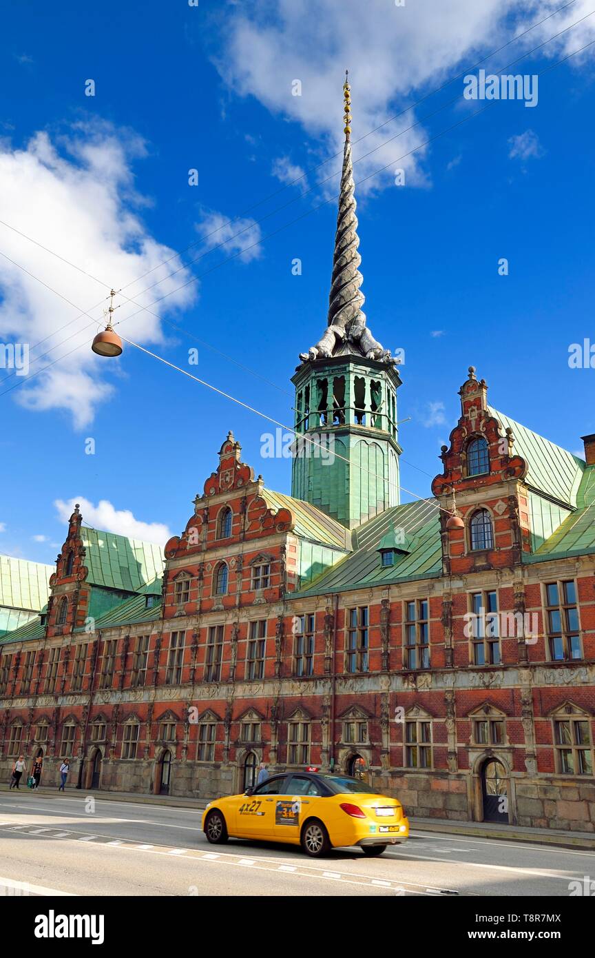 Dänemark, Seeland, Kopenhagen, Slotsholmen Bezirk, alte Börse (Børsen) im Jahre 1619 gebaut Stockfoto