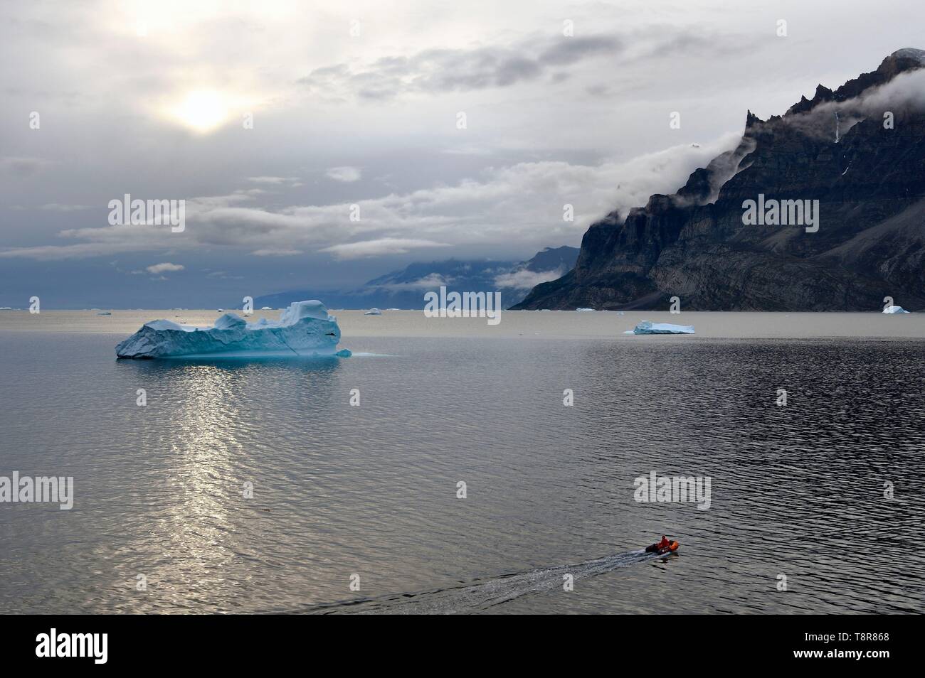 Grönland, Westküste, Baffin Bay, Eisberge in Uummannaq Fjord an Ukkusissat Stockfoto