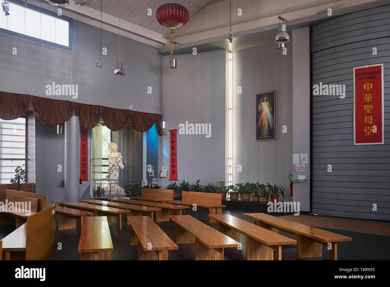 Frankreich, Paris, Chinatown der Xiii District, Chinatown der 13. Bezirk, Unserer Lieben Frau von China Kirche, die erste chinesische Kirche in Frankreich, die im Jahr 2005 eingeweiht, die die chinesischen Katholiken von Paris willkommen zu heißen Stockfoto