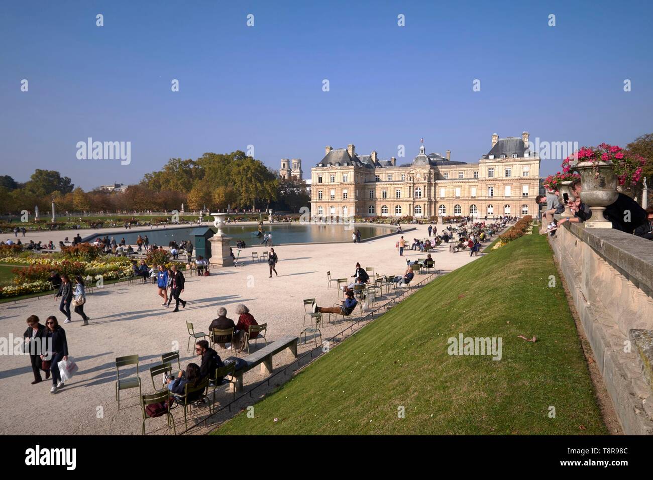 Frankreich, Paris, Luxemburg Garten, das Becken und die luxemburgische Palace Gehäuse der Senat Stockfoto
