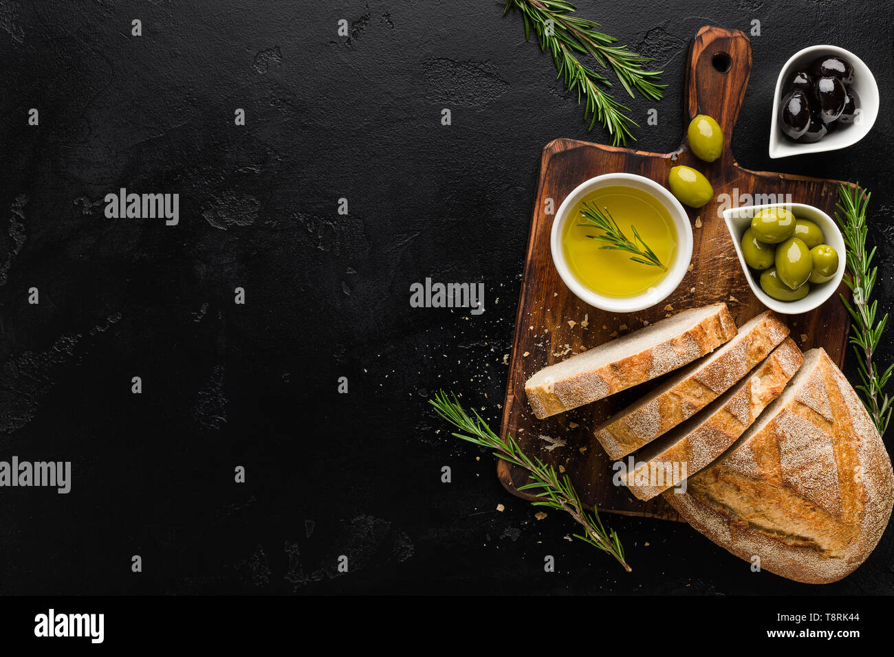 Olivenöl und Brot Zusammensetzung Stockfoto