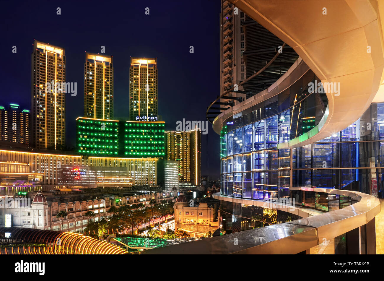 Central Park Mall & Apartments und Pullman Hotel Blick von Neo Soho Mall Stockfoto