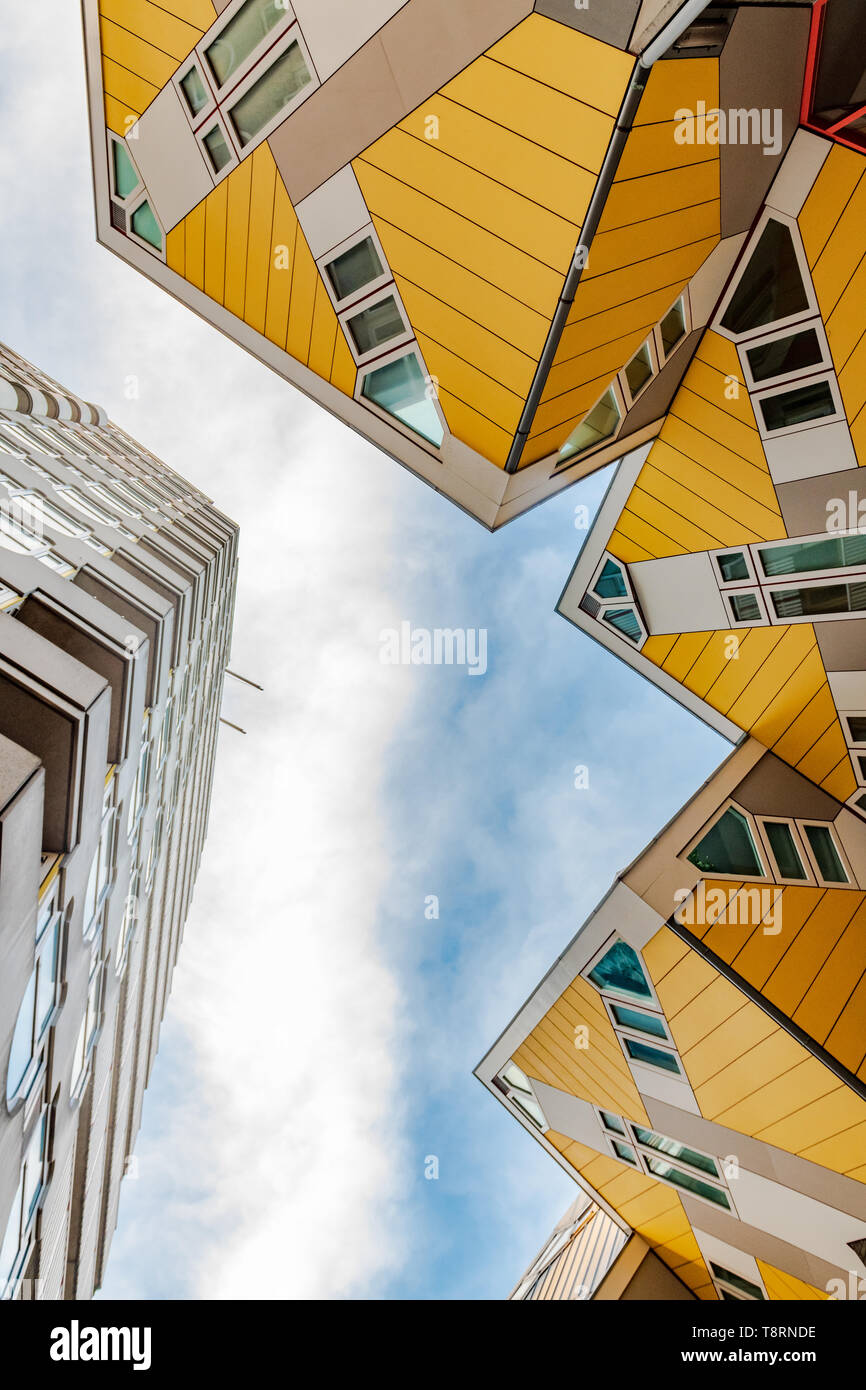 Cube Häuser - Kubuswoningen in Rotterdam Niederlande - Architekten Piet Blom-Gelbe Häuser - moderne Architektur - moderne Wohnungen - modernes Haus Stockfoto