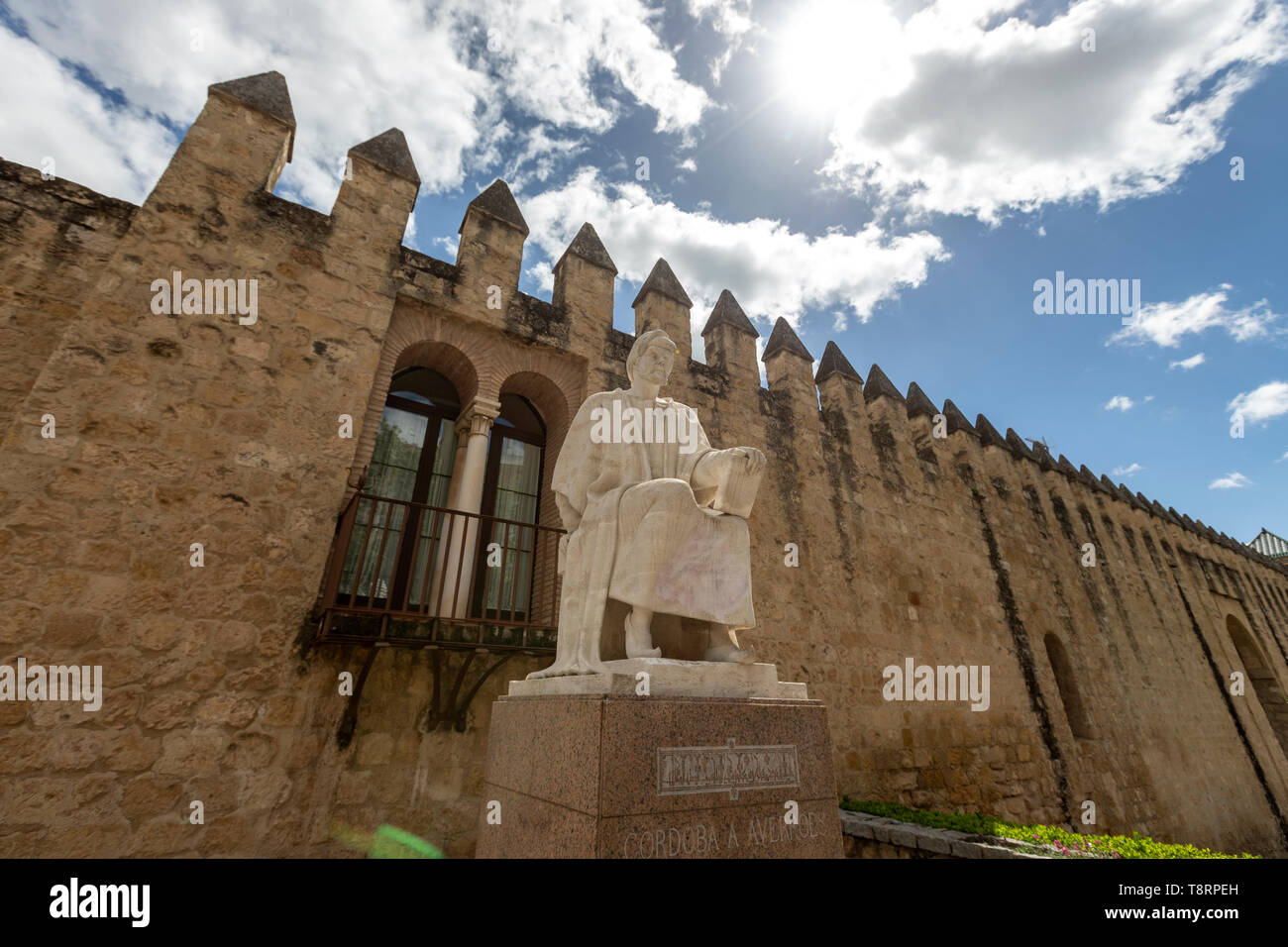 Statue von Averroes, römische Mauern, Cordoba, Andalusien, Spanien Stockfoto