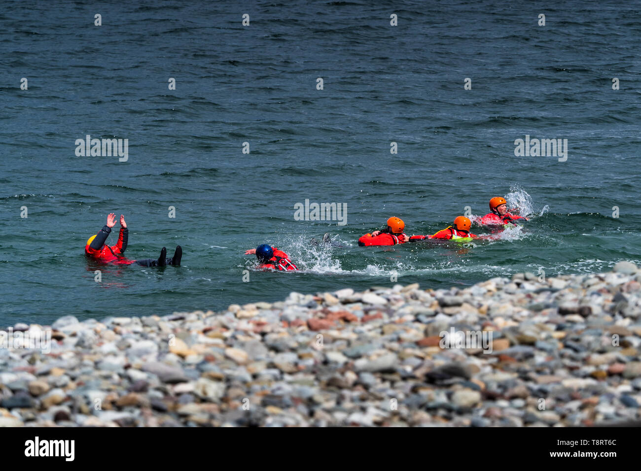 Sea Rescue Training oder Sea Lifeguard Training am Llandudno Beach Stockfoto