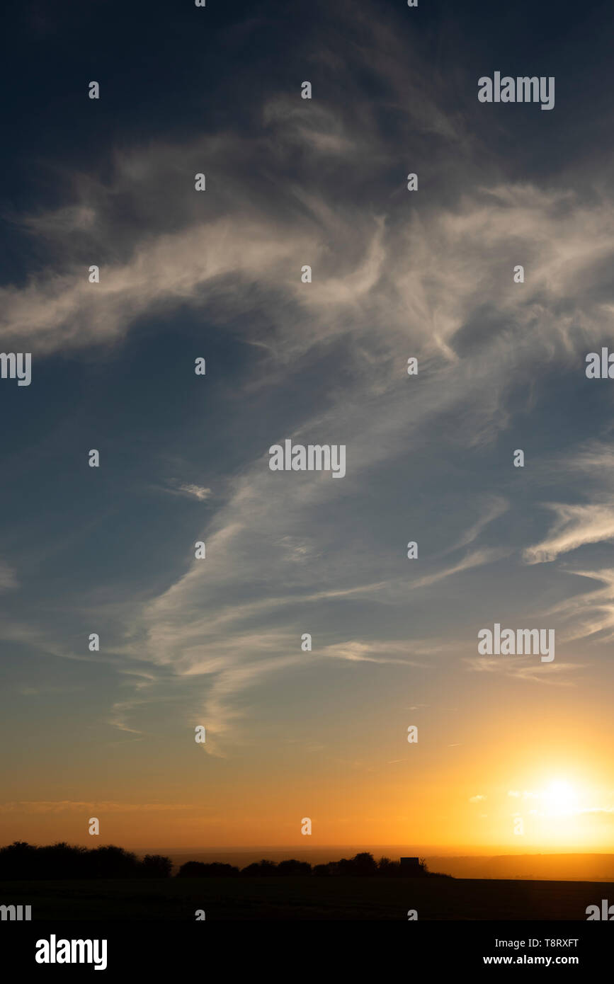 Eine November Sonnenuntergang auf der South Downs über Amberley, West Sussex, Großbritannien Stockfoto