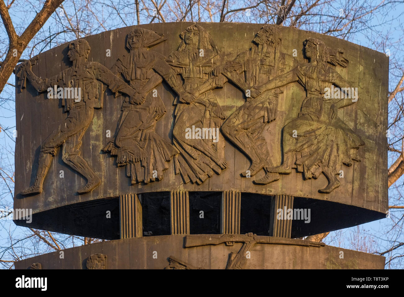 Zagreb, Kroatien - 28. Dezember 2018. Aus der kommunistischen Ära Jugoslawien Kriegerdenkmal im Park der Gerechten in das Kroatische c Detail Stockfoto