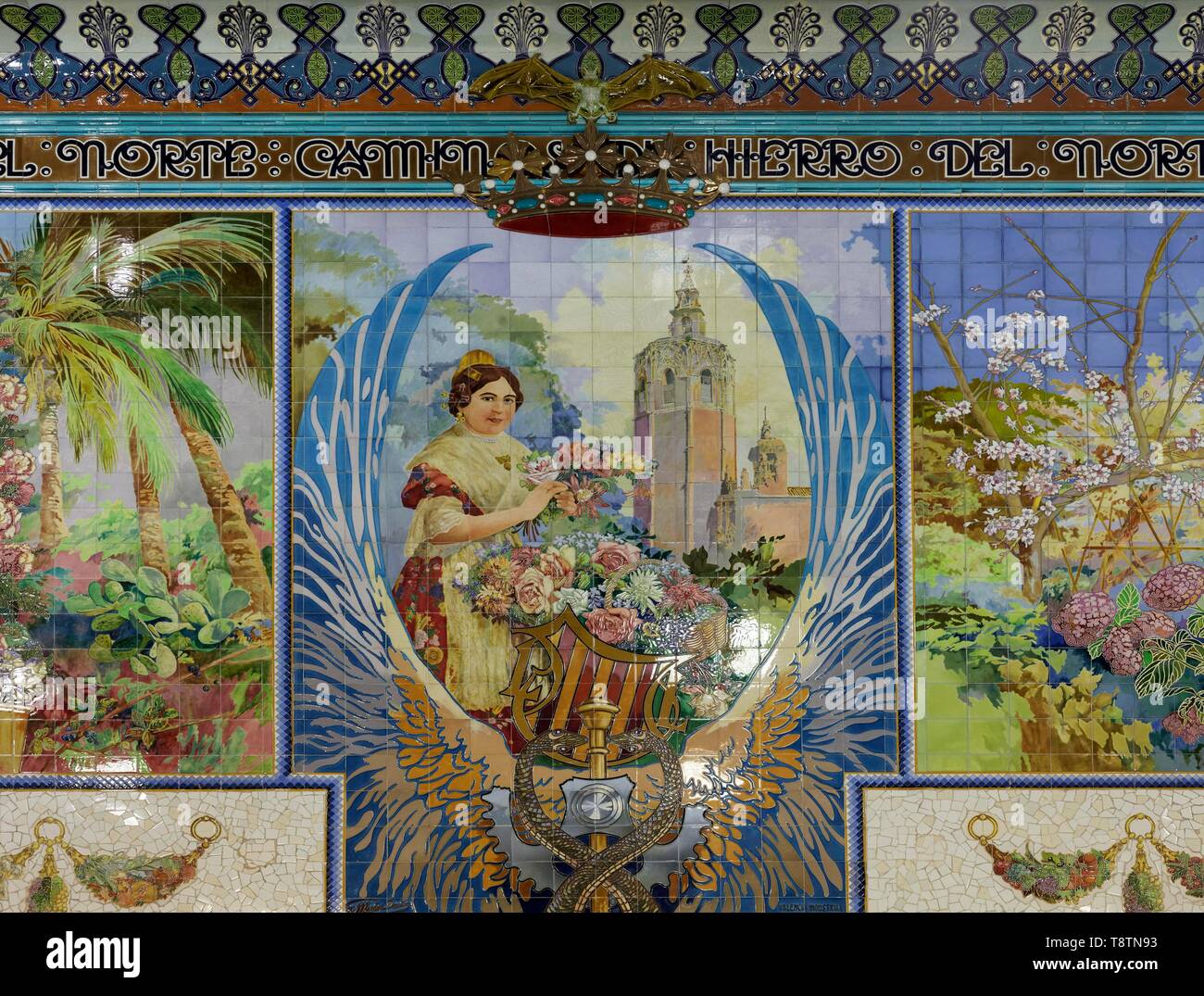 Wand Dekoration mit keramischen Fliesen im Warteraum, Valencia, Modernismus, Hauptbahnhof, Estacio del Nord, Valencia, Provinz Valencia Stockfoto