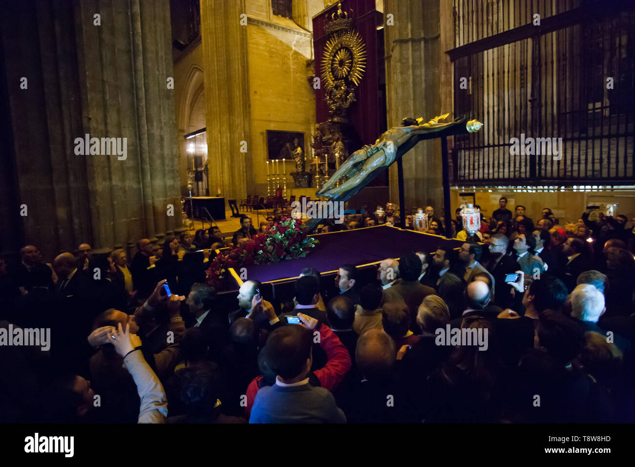 Der Rat von Sevilla der Bruderschaften feiert Kreuzweg mit der Skulptur des Heiligen Christus über den Ablauf, die der Bruderschaft namens 'del Museo". Sevilla, Spanien, 10. März, 2014 Stockfoto