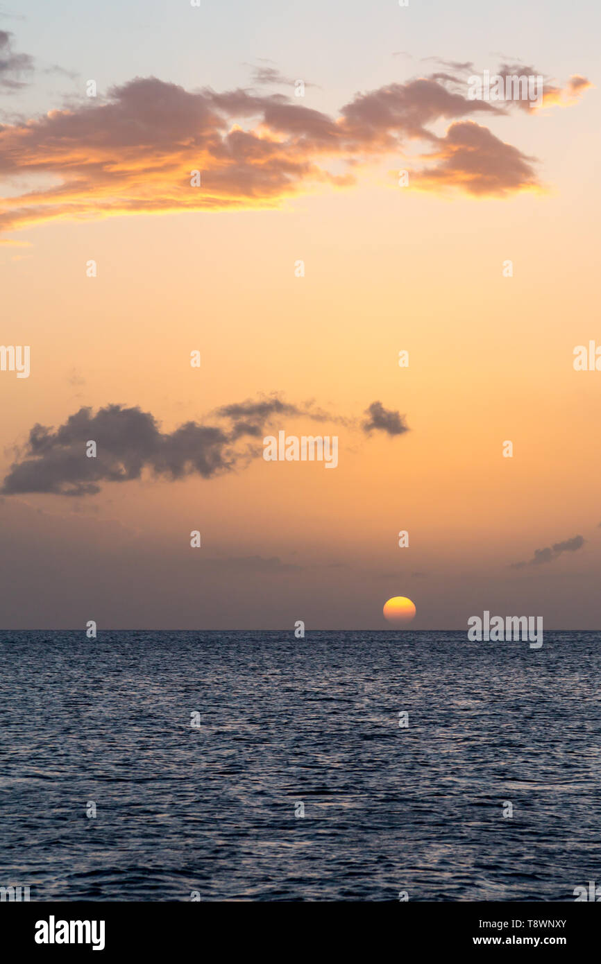 Sonnenuntergang Blick von der Insel St. Lucia in der Karibik Stockfoto