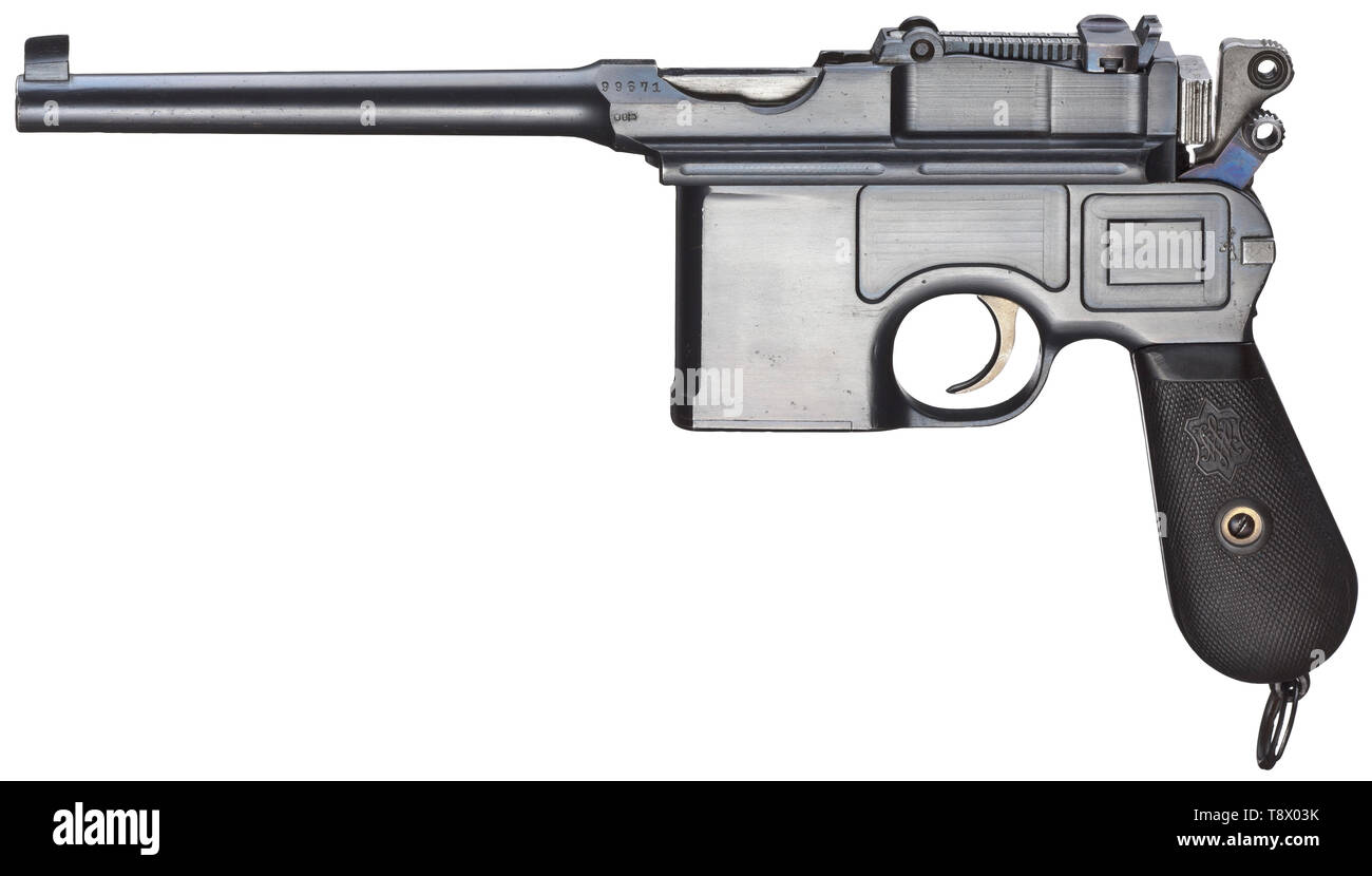 Eine Mauser C 96 'kommerziellen' der Vorkriegszeit, England Vertrag (?) Cal. 7,63 mm, Nr. 99671. Übereinstimmende Nummern. Helle Bohrung. Proof-markierten Double Crown/U. 1912 herstellen. Vertrag Nr. 706. Tangente Kimme skaliert 50 - 1000. Drei-line Corporate name auf Fass Wurzel, 2-Linien am Rahmen. Die komplette original Finish, minimal am Griff beschmutzt, lieferbar. Kleine und betriebliche Teile Gelb und Blau. Hammer und Hammer Gehäuse eingraviert Grau. Schwarze Hartgummi grip Panels mit Logo, in der Regel für den Export. Original Schlüsselband. Fast neuem Zustand. Kommt mit einem da, Additional-Rights - Clearance-Info - Not-Available Stockfoto