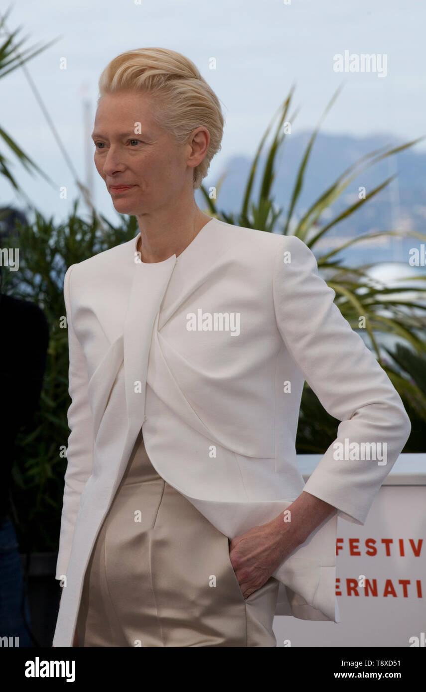 Cannes, Frankreich. 15 Mai, 2019. Cannes, Frankreich. 15 Mai, 2019. Schauspielerin Tilda Swinton am Toten nicht Film foto Anruf sterben auf dem 72 Cannes Film Festival, Mittwoch, 15. Mai 2019, Cannes, Frankreich. Foto: Doreen Kennedy/Alamy leben Nachrichten Stockfoto