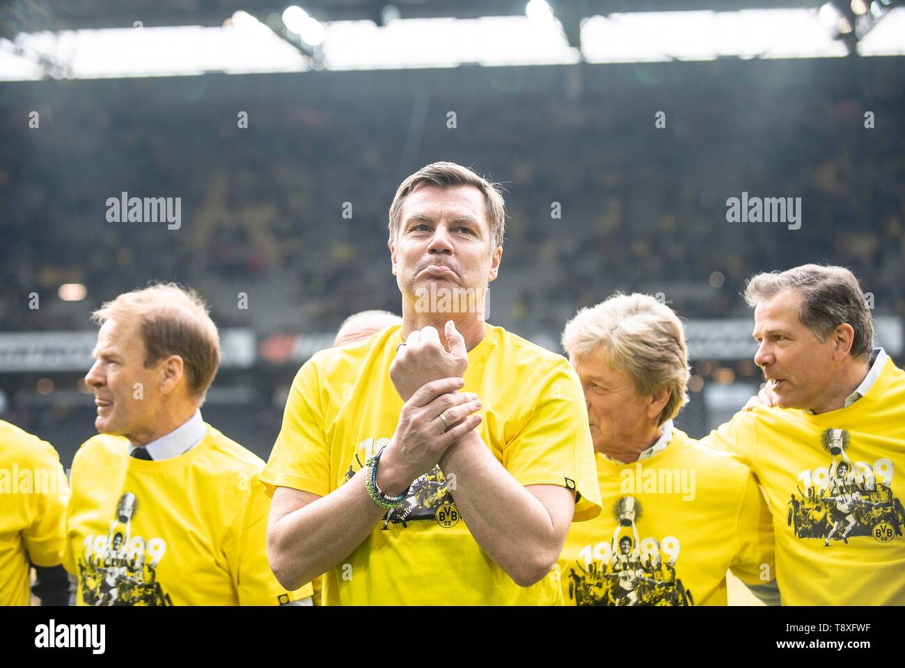 Die DO-Cup Gewinner Team von 1989, Thomas Helmer. Fussball 1. Fussballbundesliga, 33. Spieltag, Borussia Dortmund (DO) - Fortuna Düsseldorf (D) 3:2, am 11.05.2019 in Dortmund/Deutschland. ##DFL-Bestimmungen verbieten die Verwendung von Fotografien als Bildsequenzen und/oder quasi-Video## € | Nutzung weltweit Stockfoto