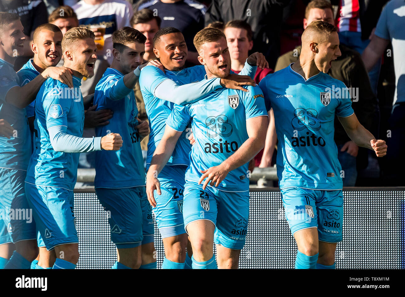 EINDHOVEN, PSV-Heracles Almelo, 15-05-2019 Fußball, niederländischen Eredivisie Saison 2018 - 2019, Philips Stadion, Heracles Almelo Spieler Joey Konings (2R) hat 0-1 gezählt Stockfoto