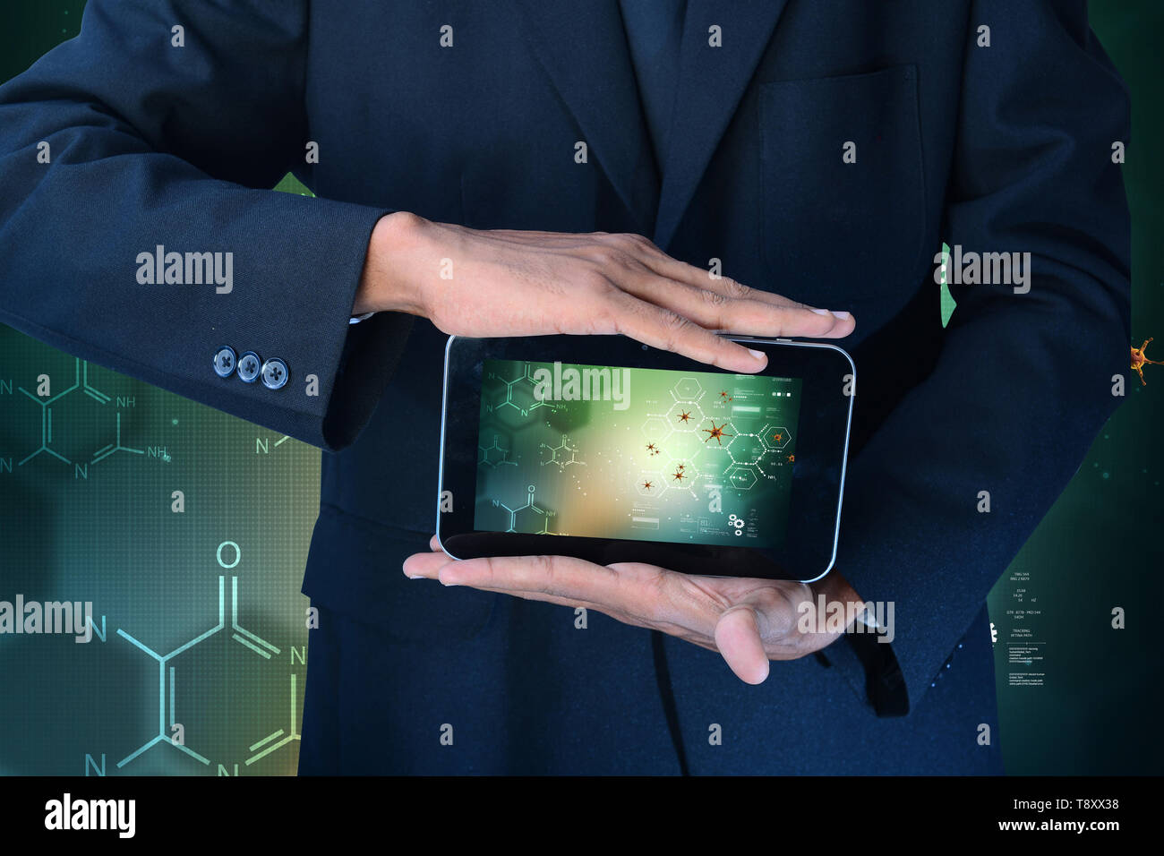 Mann präsentiert Tablet Stockfoto