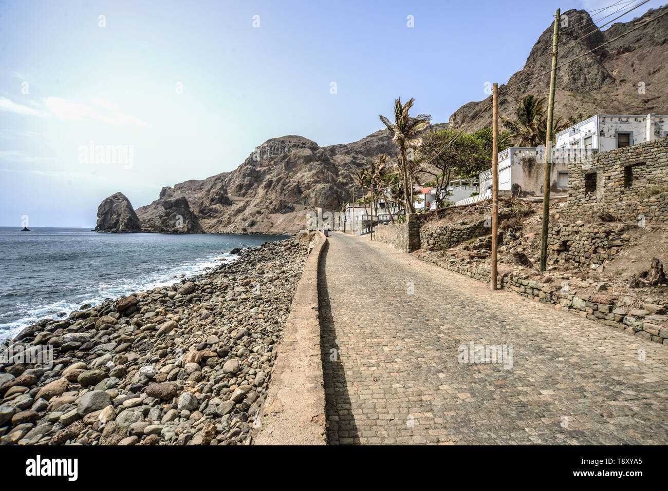 Kap Verde, Cabo Verde Archipel, Brava Insel: Landschaft entlang der Küste und Dorf von Faja de Agua *** Local Caption *** Stockfoto