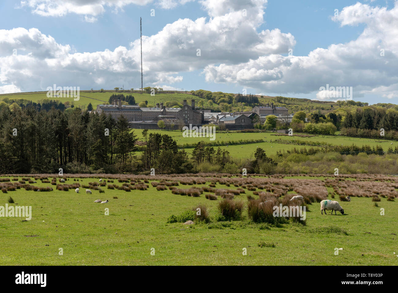 Princetown, Dartmoor, Devon, England, UK. Mai 2019. HM Prison Dartmoor ist eine Kategorie C Männer Gefängnis der Granit in der Dartmoor National Park gebaut. Stockfoto