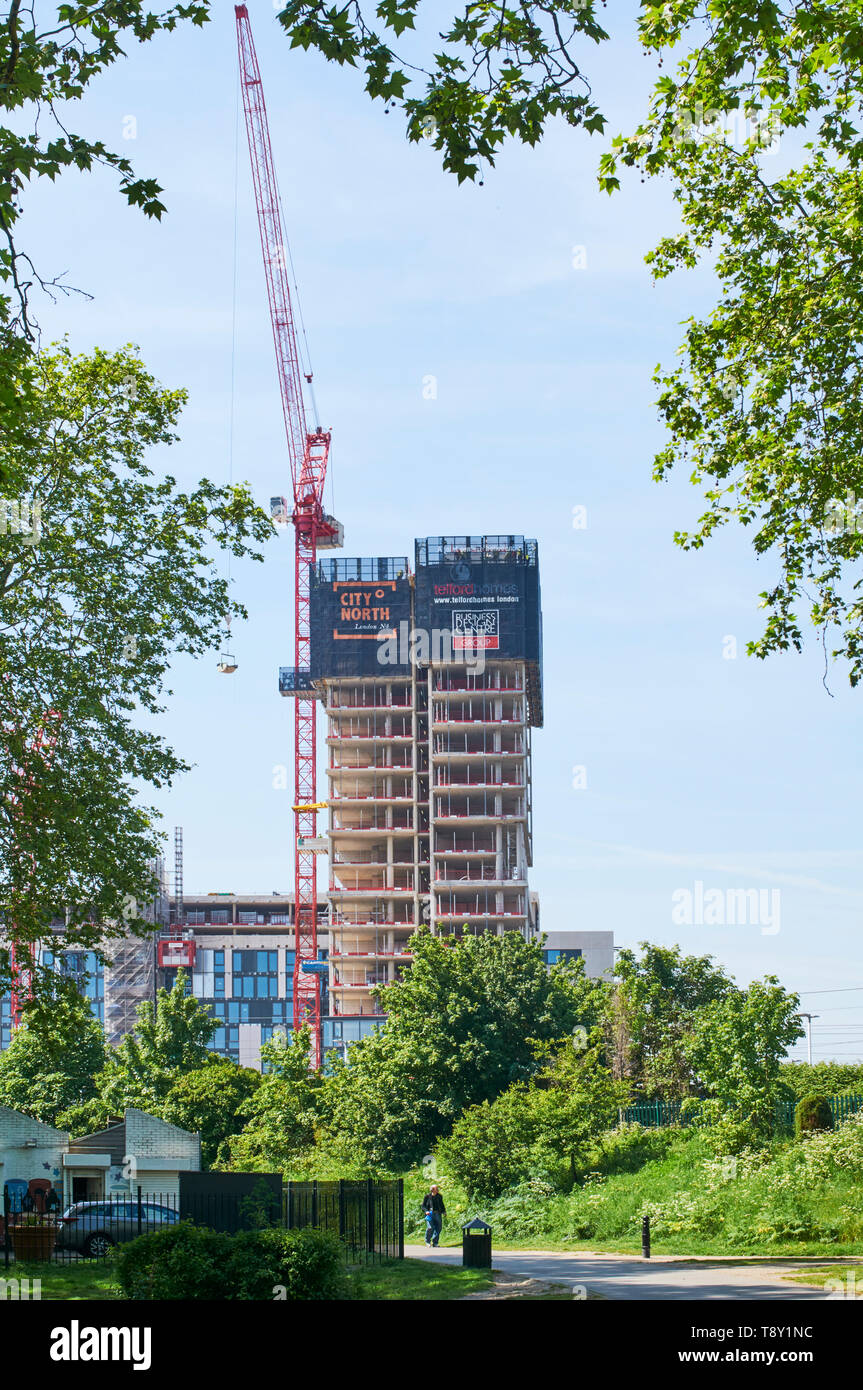 Blick auf die neue Stadt Norden Entwicklung, von der Finsbury Park, London, Großbritannien Stockfoto