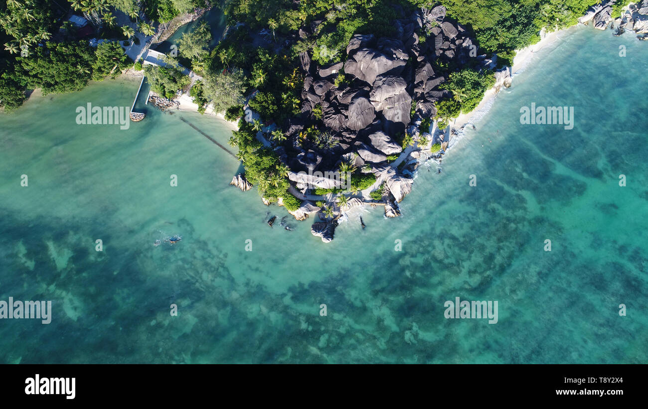 Luftaufnahme auf die Anse Source D'Argent auf La Digue Island auf den Seychellen Stockfoto