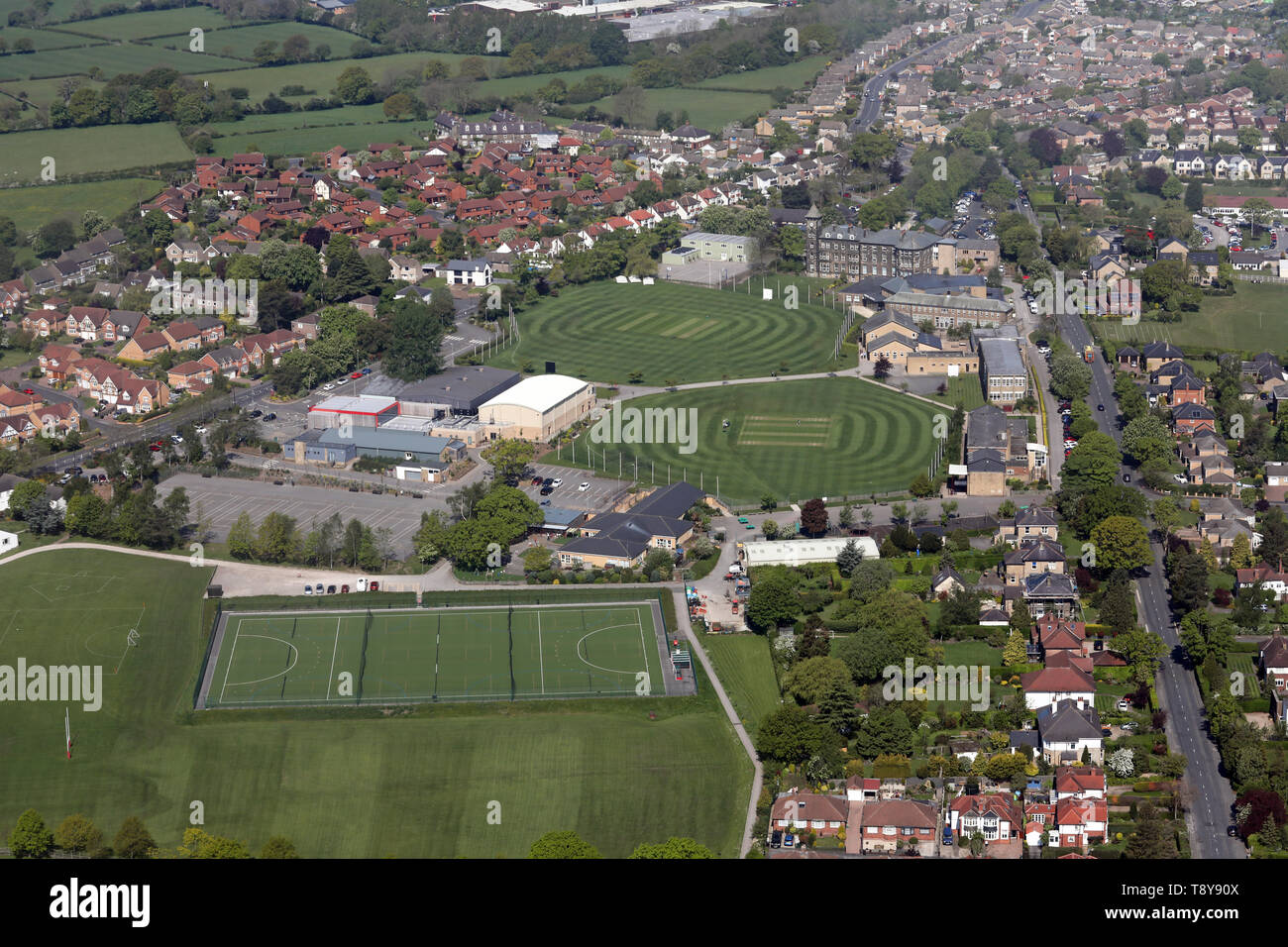 Luftaufnahme von ashville Sportzentrum und das Felder an Ashville College School, Harrogate, North Yorkshire Stockfoto