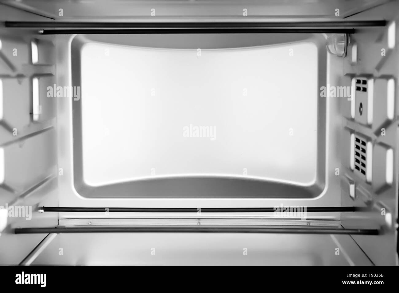 Innenansicht des modernen elektrischen Backofen Stockfoto