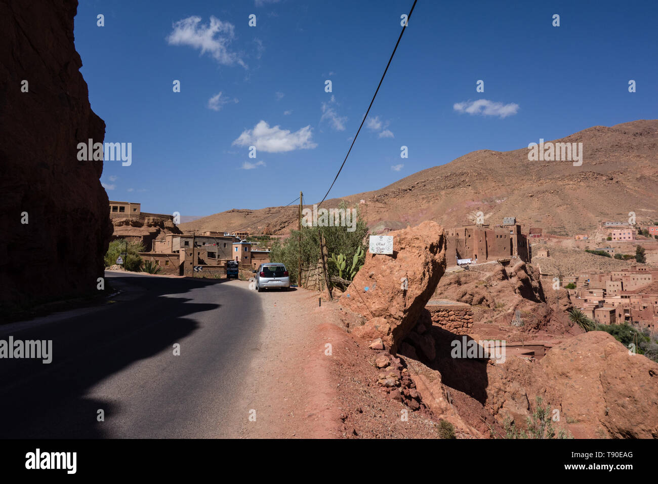 Gorges du Dades, Marokko - März 20th, 2019: Blick auf das kleine Bergdorf in Dades Schluchten, Atlas, Marokko Stockfoto