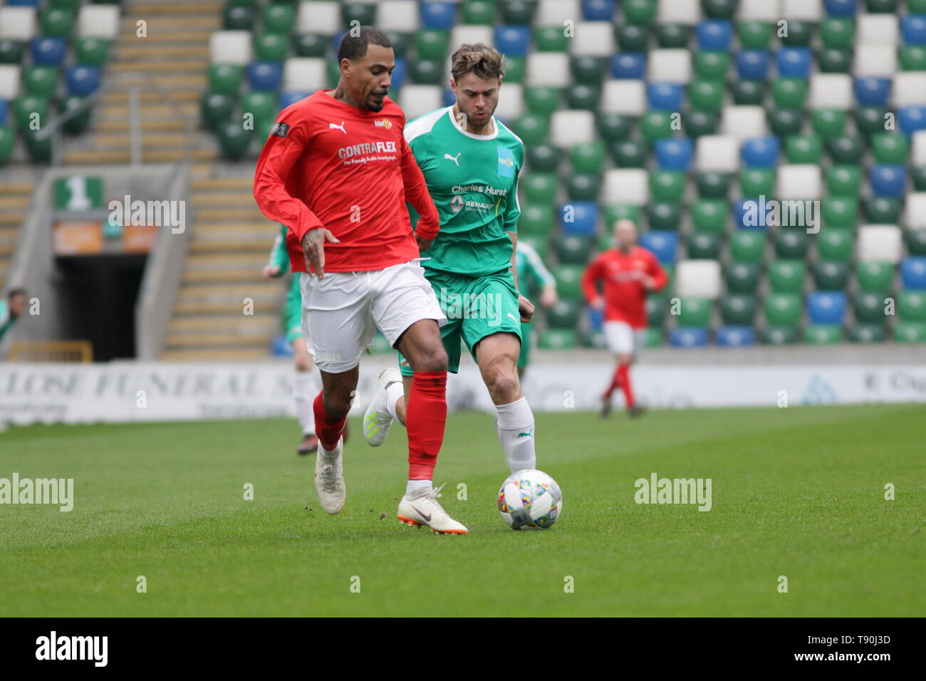 Calum gut 'My Tribut' Liebe zu Vater George Fußballspiel mit: Harvey, Alex Beattie, Wo: Belfast, Nordirland, Großbritannien Wann: 14. Apr 2019 Credit: WENN.com Stockfoto