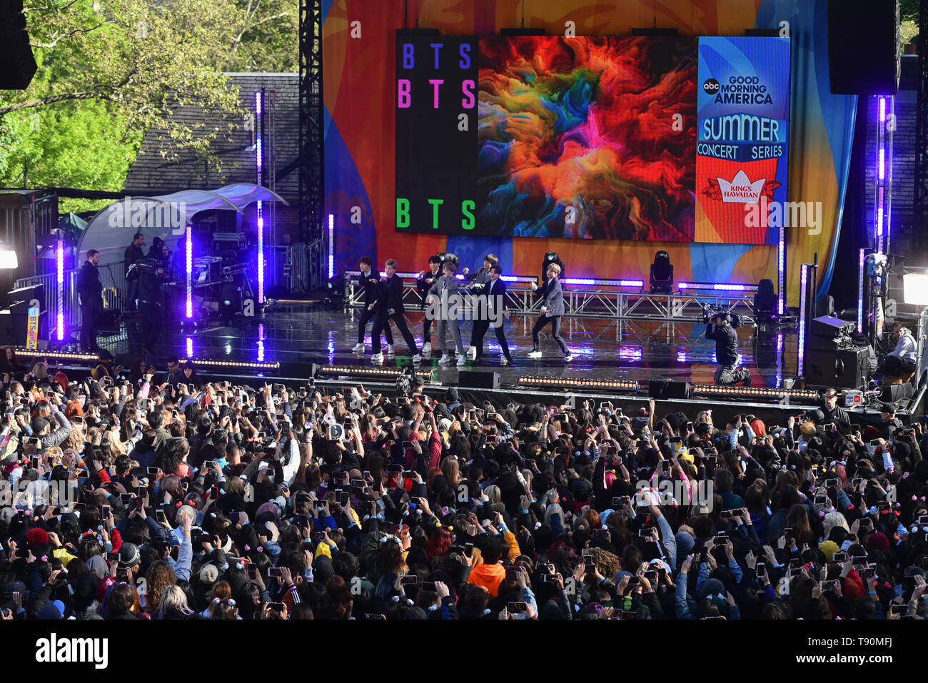 Kim Tae-hyung, Park Ji-min, Jungkook, Suga, Kim Seok-jin, RM und J - die Hoffnung der BTS auf "Good Morning America" am 15. Mai 2019 in New York City. Stockfoto