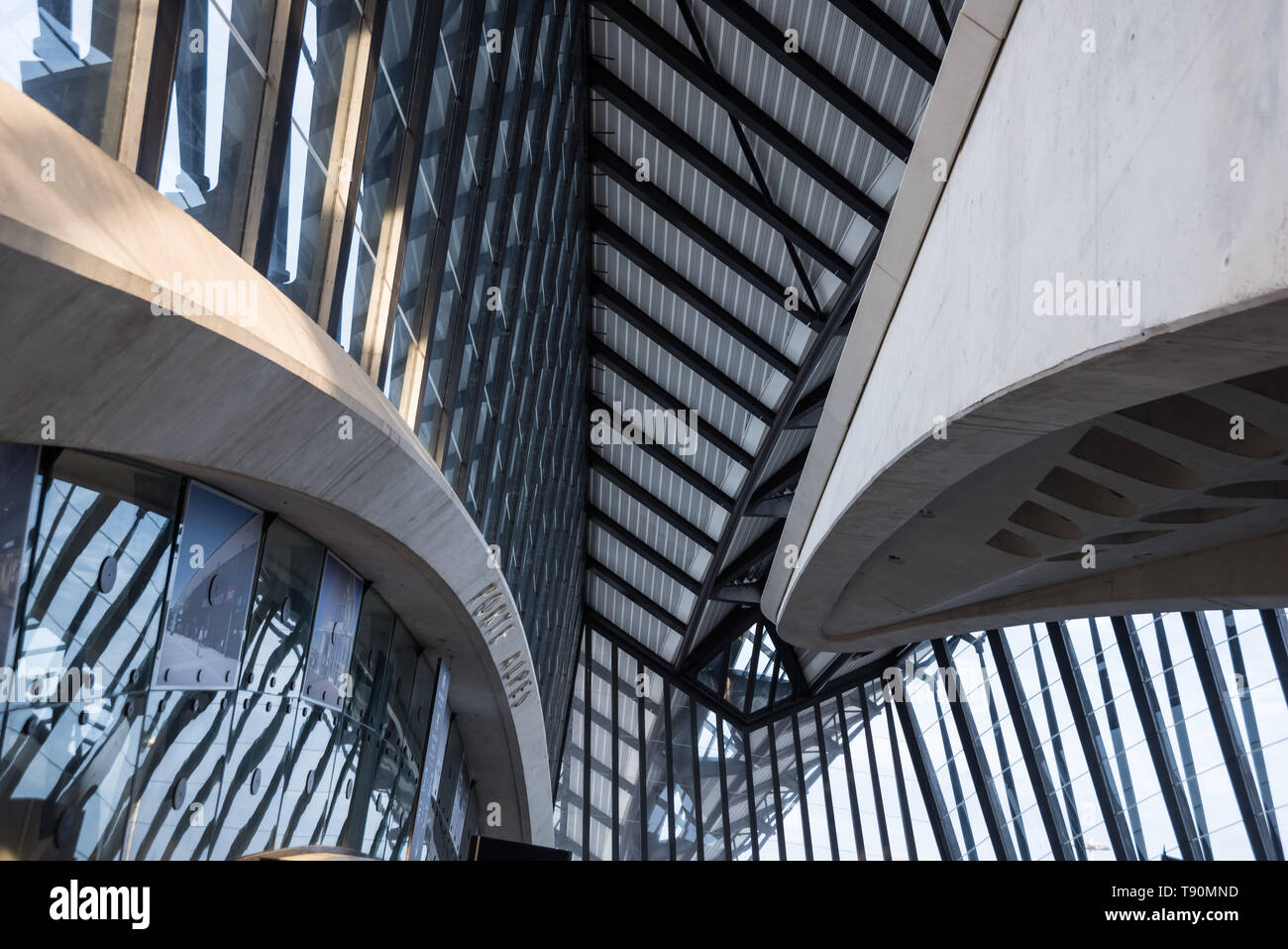 Der TGV Bahnhof Lyon Saint-Exupéry (franz.: Gare de Saint-Exupéry TGV) ist ein fernverkehrsbahnhof am Flughafen Lyon Saint-Exupéry, etwa 20 Kilometer Stockfoto