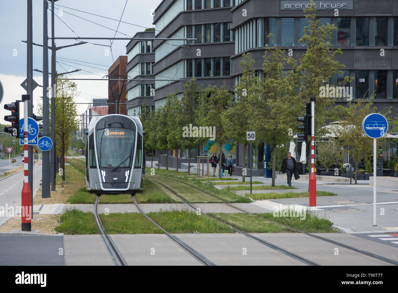 Stater Straßenbahn (Dt.: Städtische Straßenbahn) ist die Bahnlinie der luxemburgischen Hauptstadt Luxemburg, sterben bin 10 sterben. Dezember 2017 eröffnet wurde. D Stockfoto