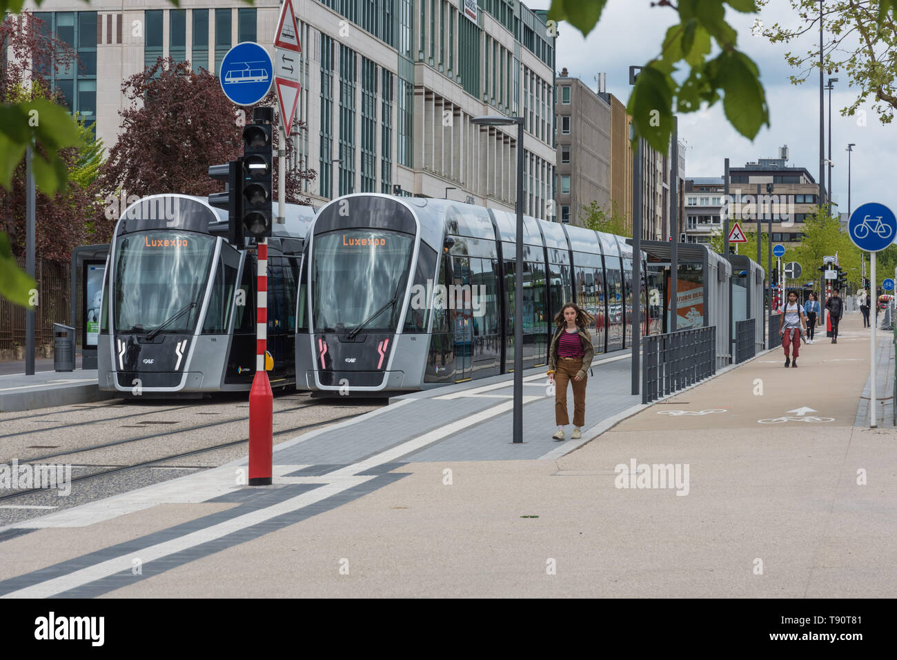 Stater Straßenbahn (Dt.: Städtische Straßenbahn) ist die Bahnlinie der luxemburgischen Hauptstadt Luxemburg, sterben bin 10 sterben. Dezember 2017 eröffnet wurde. D Stockfoto