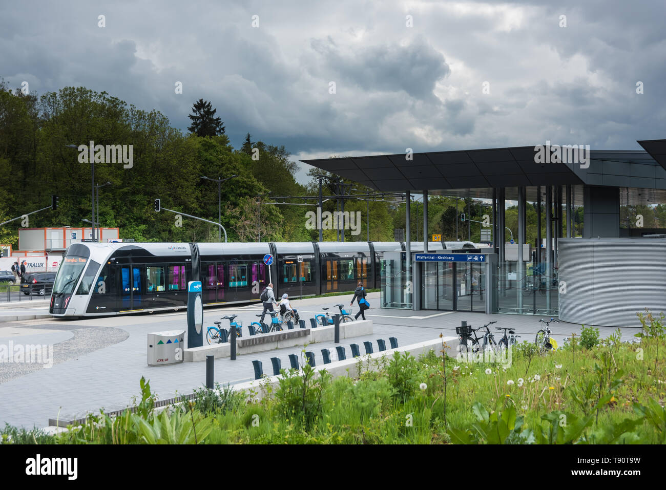 Stater Straßenbahn (Dt.: Städtische Straßenbahn) ist die Bahnlinie der luxemburgischen Hauptstadt Luxemburg, sterben bin 10 sterben. Dezember 2017 eröffnet wurde. D Stockfoto