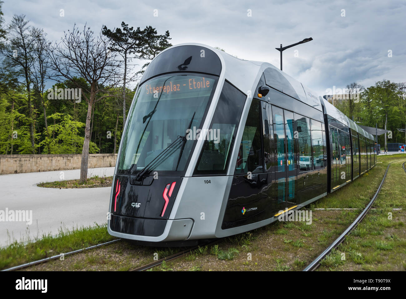 Stater Straßenbahn (Dt.: Städtische Straßenbahn) ist die Bahnlinie der luxemburgischen Hauptstadt Luxemburg, sterben bin 10 sterben. Dezember 2017 eröffnet wurde. D Stockfoto