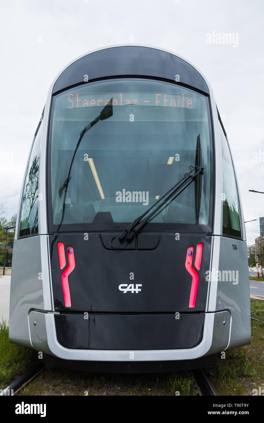 Stater Straßenbahn (Dt.: Städtische Straßenbahn) ist die Bahnlinie der luxemburgischen Hauptstadt Luxemburg, sterben bin 10 sterben. Dezember 2017 eröffnet wurde. D Stockfoto