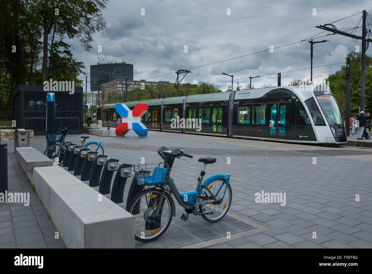 Stater Straßenbahn (Dt.: Städtische Straßenbahn) ist die Bahnlinie der luxemburgischen Hauptstadt Luxemburg, sterben bin 10 sterben. Dezember 2017 eröffnet wurde. D Stockfoto