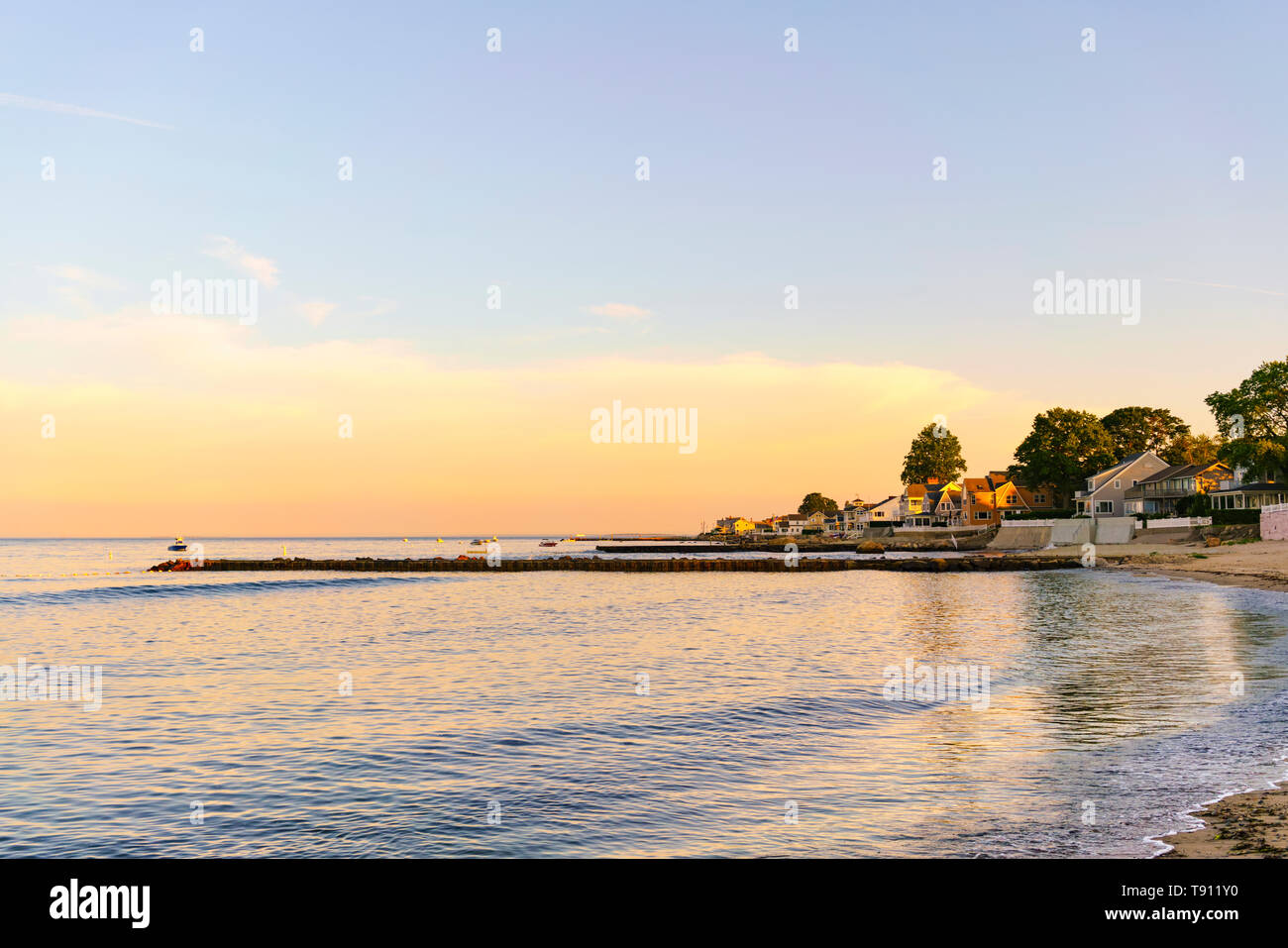 Black Point Beach, Niantic, East Lyme, Connecticut in der Dämmerung blaue Stunde in der Nähe von Sunset, Frage neue Typ gefiltert Schauen hires Foto, siehe Reihe abwechslungsreiches Filter Stockfoto